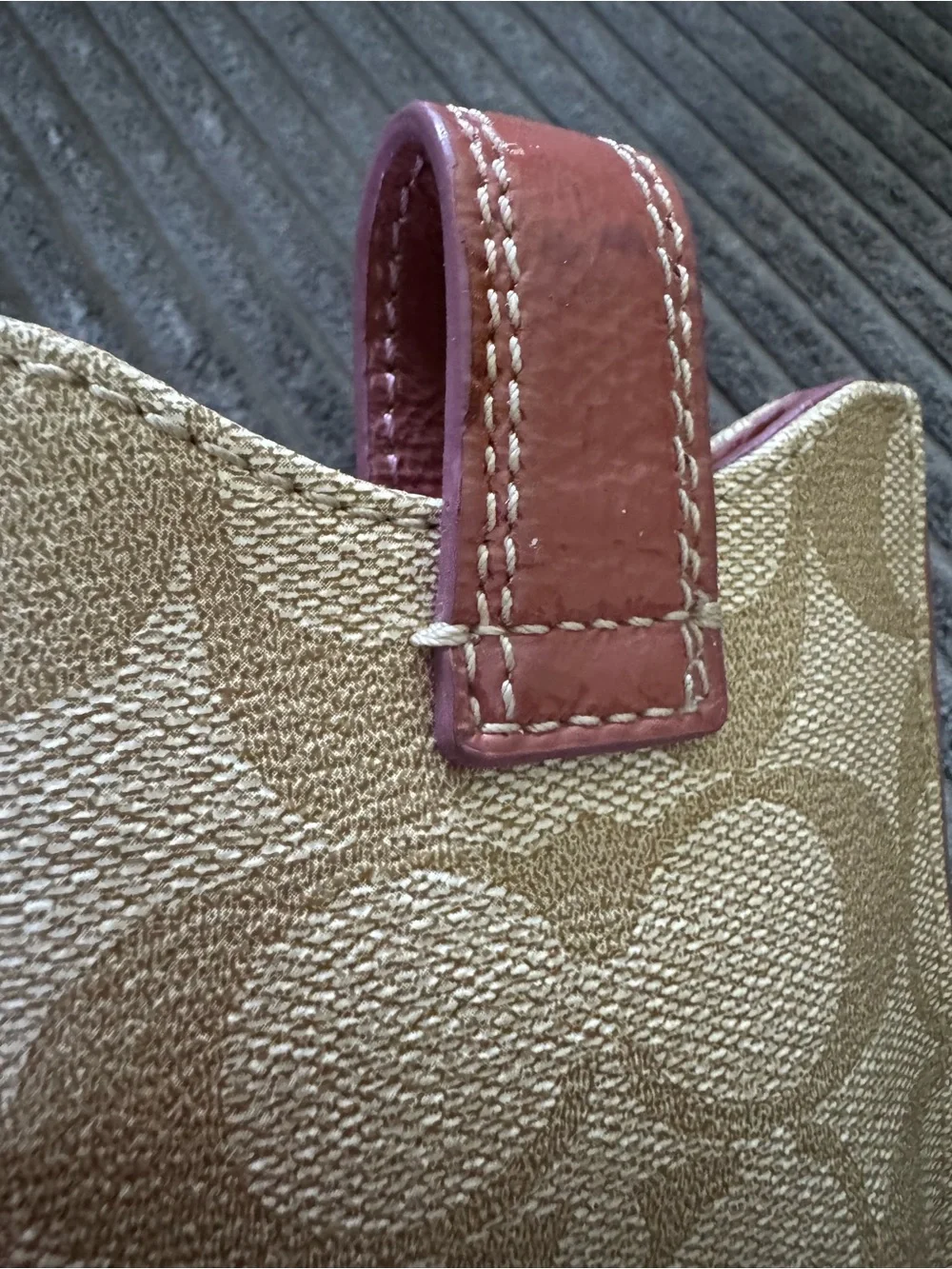COACH Signature C Electronic Case Tan Pink Patent Leather Card Lip Gloss Y2K